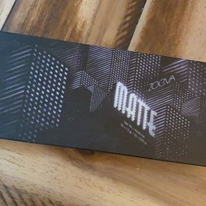 ZOEVA matte eyeshadow palette never used